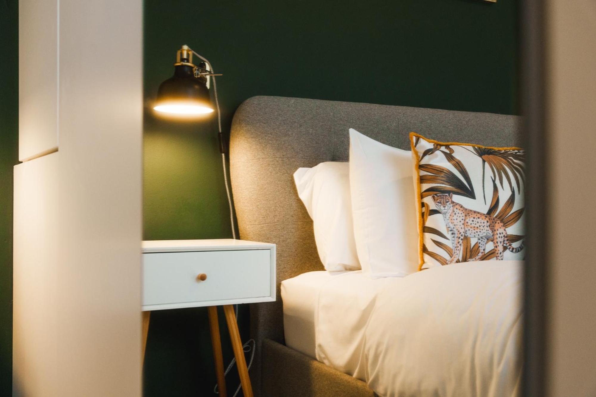 Modern & Stylish 1 Bedroom Flat In Apartamento *