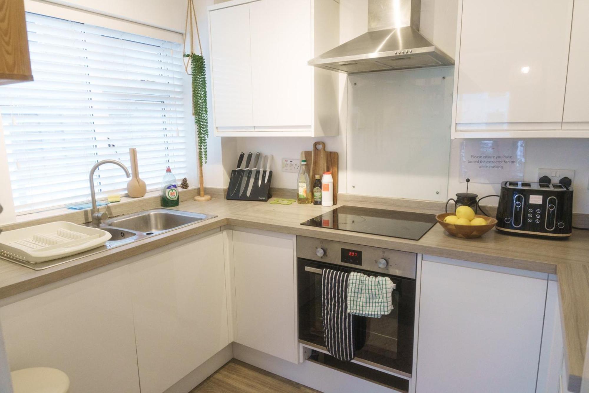 Modern & Stylish 1 Bedroom Flat In Apartamento Bristol